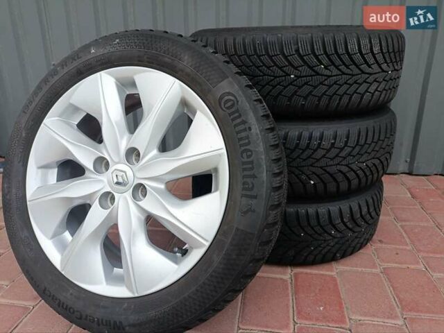 Красный Рено Зое, объемом двигателя 0 л и пробегом 77 тыс. км за 10500 $, фото 20 на Automoto.ua