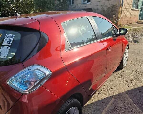 Красный Рено Зое, объемом двигателя 0 л и пробегом 178 тыс. км за 9300 $, фото 2 на Automoto.ua