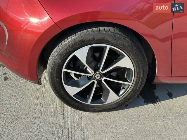 Червоний Рено Зое, об'ємом двигуна 0 л та пробігом 105 тис. км за 9199 $, фото 6 на Automoto.ua