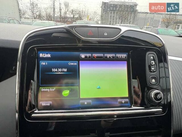 Червоний Рено Зое, об'ємом двигуна 0 л та пробігом 106 тис. км за 11500 $, фото 14 на Automoto.ua