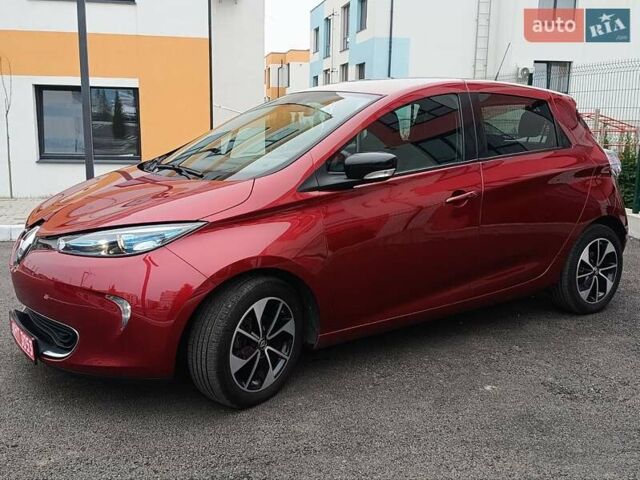 Красный Рено Зое, объемом двигателя 0 л и пробегом 77 тыс. км за 10500 $, фото 9 на Automoto.ua