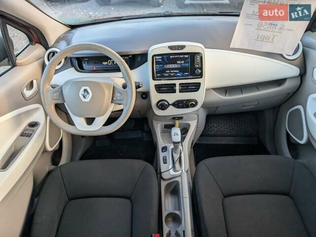 Красный Рено Зое, объемом двигателя 0 л и пробегом 178 тыс. км за 8850 $, фото 36 на Automoto.ua
