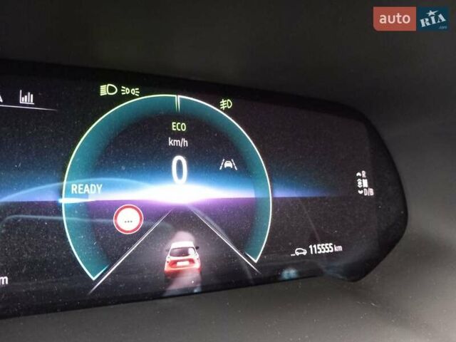 Красный Рено Зое, объемом двигателя 0 л и пробегом 115 тыс. км за 14300 $, фото 15 на Automoto.ua