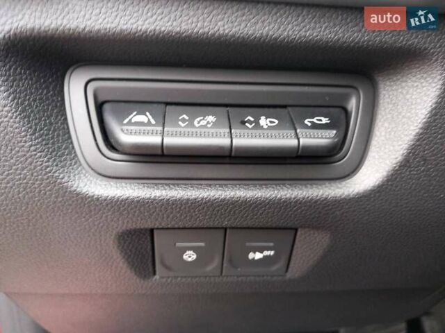 Красный Рено Зое, объемом двигателя 0 л и пробегом 115 тыс. км за 14300 $, фото 23 на Automoto.ua