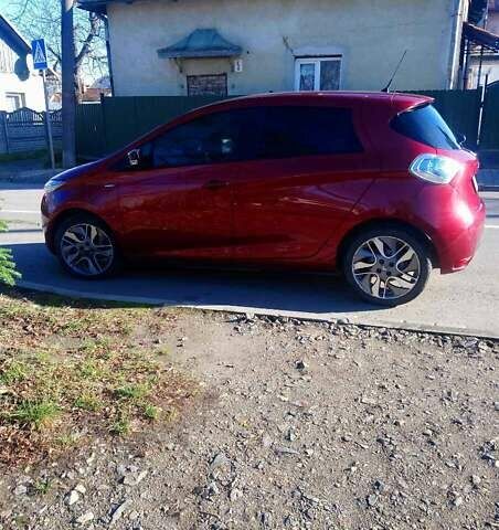 Красный Рено Зое, объемом двигателя 0 л и пробегом 105 тыс. км за 8600 $, фото 2 на Automoto.ua