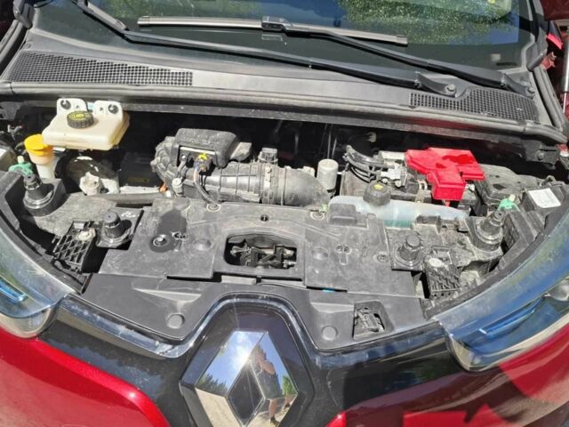 Червоний Рено Зое, об'ємом двигуна 0 л та пробігом 2 тис. км за 8300 $, фото 10 на Automoto.ua