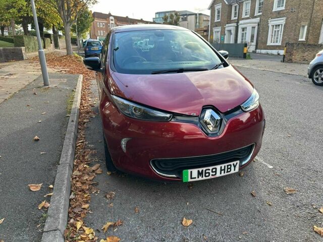 Красный Рено Зое, объемом двигателя 0 л и пробегом 17 тыс. км за 7400 $, фото 7 на Automoto.ua