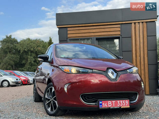 Красный Рено Зое, объемом двигателя 0 л и пробегом 50 тыс. км за 10250 $, фото 1 на Automoto.ua