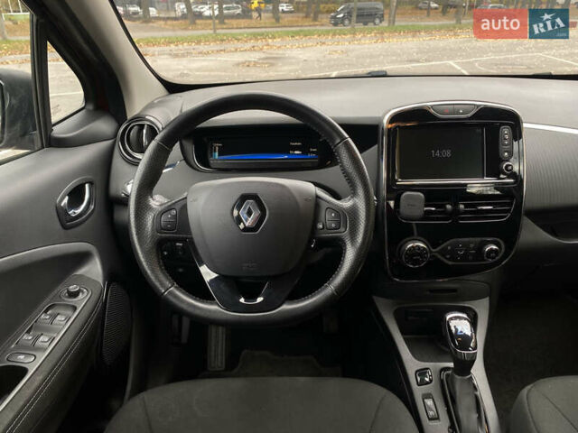 Рено Зое 2019 в Виннице на Automoto.ua Красный Рено Зое, объемом двигателя 0 л и пробегом 140 тыс. км за 8950 $, фото 20 на Automoto.ua