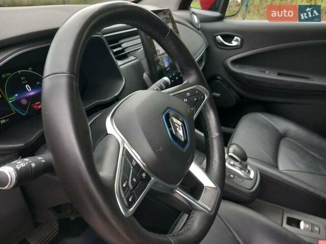 Красный Рено Зое, объемом двигателя 0 л и пробегом 115 тыс. км за 14300 $, фото 32 на Automoto.ua