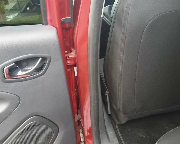 Рено Зое 2019 у Трускавце на Automoto.ua Червоний Рено Зое, об'ємом двигуна 0 л та пробігом 104 тис. км за 8448 $, фото 12 на Automoto.ua