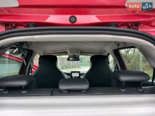 Красный Рено Зое, объемом двигателя 0 л и пробегом 115 тыс. км за 14300 $, фото 11 на Automoto.ua