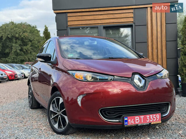 Красный Рено Зое, объемом двигателя 0 л и пробегом 50 тыс. км за 10250 $, фото 4 на Automoto.ua