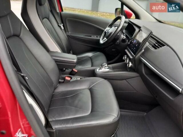 Красный Рено Зое, объемом двигателя 0 л и пробегом 115 тыс. км за 14300 $, фото 25 на Automoto.ua