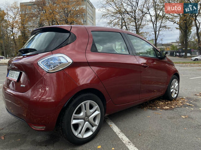 Рено Зое 2019 в Виннице на Automoto.ua Красный Рено Зое, объемом двигателя 0 л и пробегом 140 тыс. км за 8950 $, фото 2 на Automoto.ua