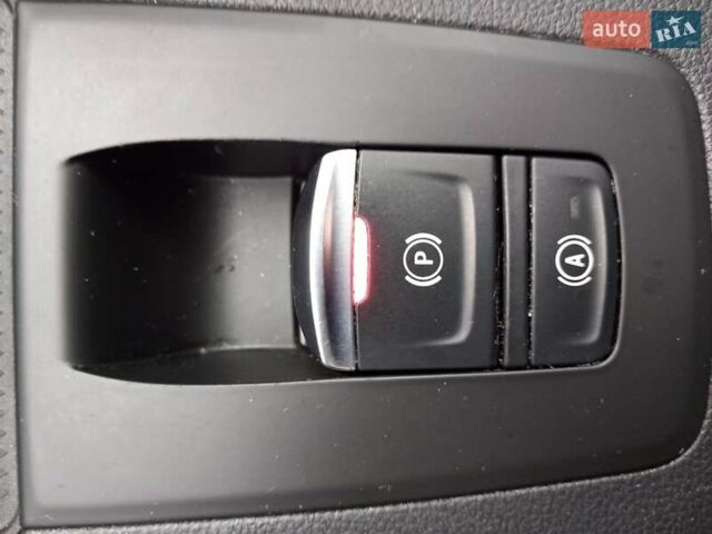 Красный Рено Зое, объемом двигателя 0 л и пробегом 115 тыс. км за 14300 $, фото 31 на Automoto.ua