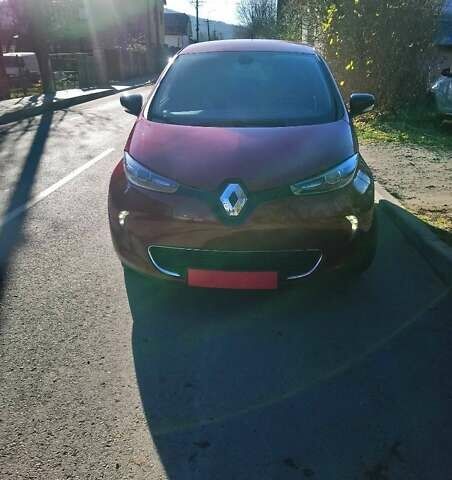 Красный Рено Зое, объемом двигателя 0 л и пробегом 105 тыс. км за 8600 $, фото 11 на Automoto.ua