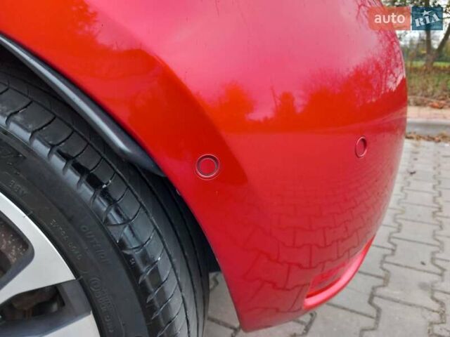 Красный Рено Зое, объемом двигателя 0 л и пробегом 115 тыс. км за 14300 $, фото 12 на Automoto.ua