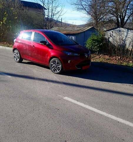 Красный Рено Зое, объемом двигателя 0 л и пробегом 105 тыс. км за 8600 $, фото 9 на Automoto.ua
