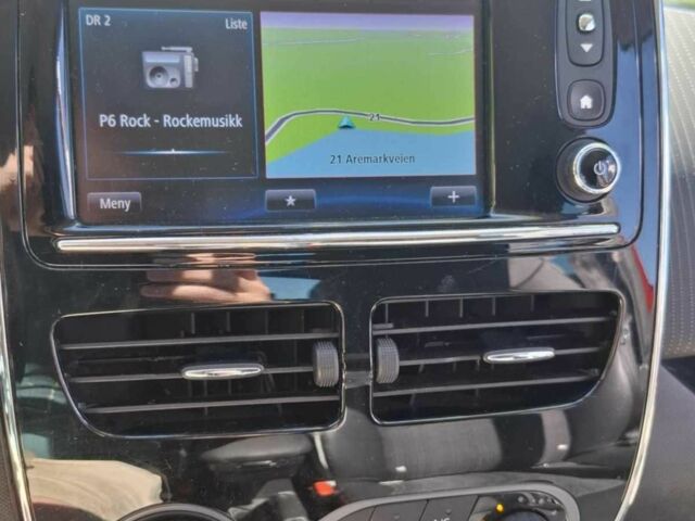 Червоний Рено Зое, об'ємом двигуна 0 л та пробігом 2 тис. км за 8300 $, фото 11 на Automoto.ua
