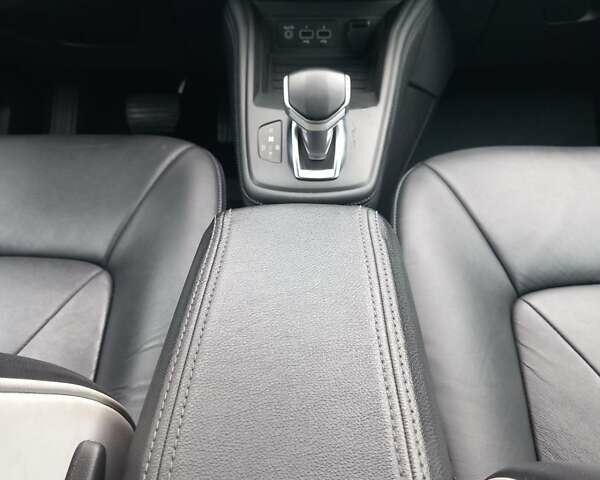 Красный Рено Зое, объемом двигателя 0 л и пробегом 115 тыс. км за 14300 $, фото 27 на Automoto.ua