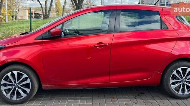 Красный Рено Зое, объемом двигателя 0 л и пробегом 95 тыс. км за 13000 $, фото 5 на Automoto.ua