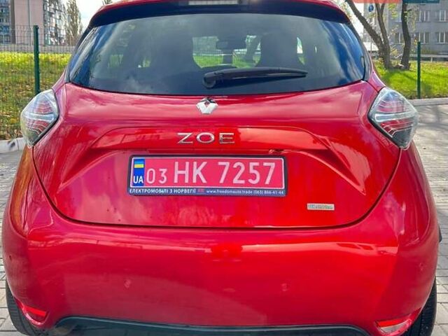 Красный Рено Зое, объемом двигателя 0 л и пробегом 95 тыс. км за 13000 $, фото 4 на Automoto.ua