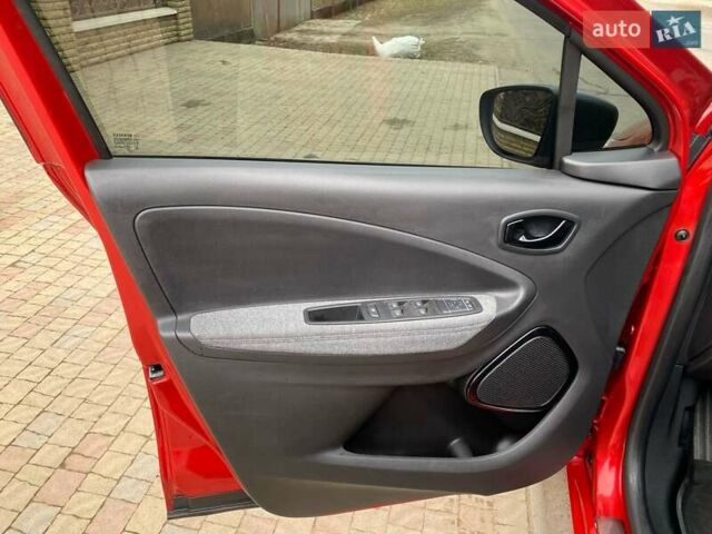 Червоний Рено Зое, об'ємом двигуна 0 л та пробігом 66 тис. км за 12800 $, фото 13 на Automoto.ua