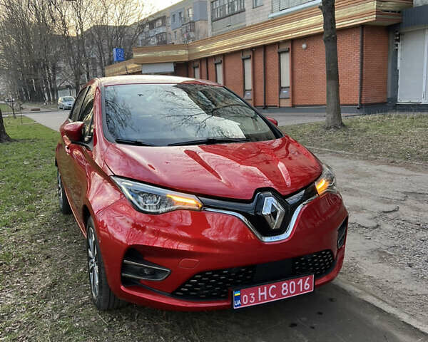 Красный Рено Зое, объемом двигателя 0 л и пробегом 93 тыс. км за 11400 $, фото 1 на Automoto.ua