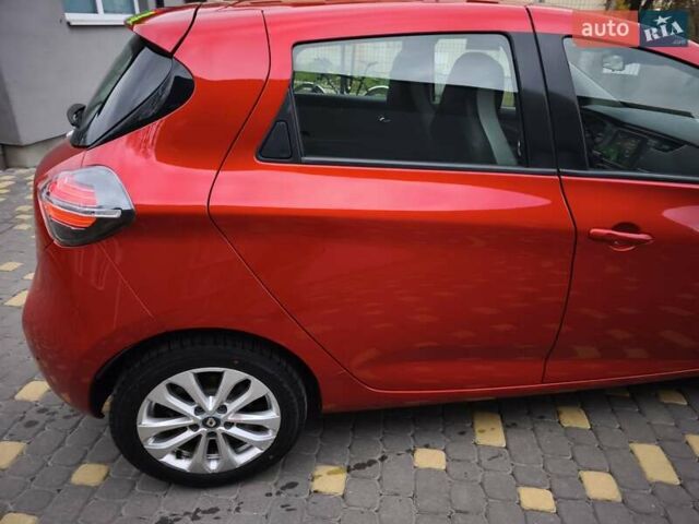 Червоний Рено Зое, об'ємом двигуна 0 л та пробігом 69 тис. км за 12800 $, фото 2 на Automoto.ua