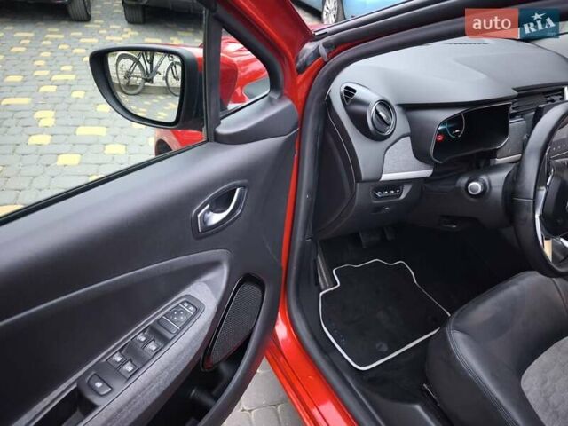 Червоний Рено Зое, об'ємом двигуна 0 л та пробігом 69 тис. км за 12800 $, фото 17 на Automoto.ua