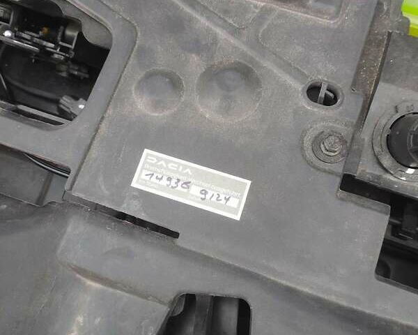 Красный Рено Зое, объемом двигателя 0 л и пробегом 15 тыс. км за 13700 $, фото 21 на Automoto.ua