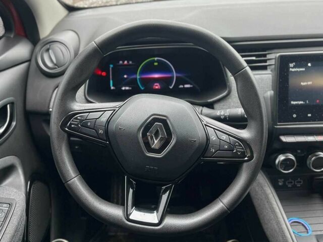 Красный Рено Зое, объемом двигателя 0 л и пробегом 62 тыс. км за 13500 $, фото 11 на Automoto.ua