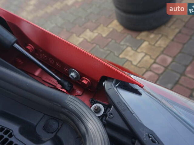 Красный Рено Зое, объемом двигателя 0 л и пробегом 137 тыс. км за 12500 $, фото 53 на Automoto.ua