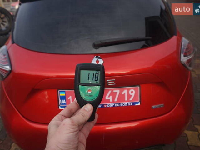 Красный Рено Зое, объемом двигателя 0 л и пробегом 137 тыс. км за 12500 $, фото 69 на Automoto.ua