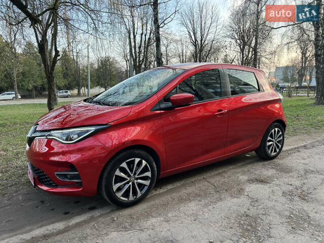 Красный Рено Зое, объемом двигателя 0 л и пробегом 93 тыс. км за 11400 $, фото 3 на Automoto.ua