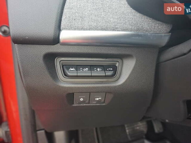 Красный Рено Зое, объемом двигателя 0 л и пробегом 137 тыс. км за 12500 $, фото 26 на Automoto.ua