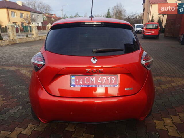 Красный Рено Зое, объемом двигателя 0 л и пробегом 137 тыс. км за 12500 $, фото 17 на Automoto.ua