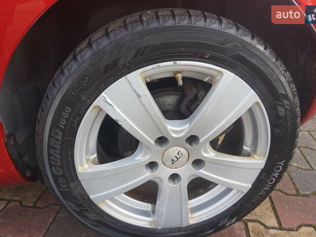 Красный Рено Зое, объемом двигателя 0 л и пробегом 137 тыс. км за 12500 $, фото 64 на Automoto.ua