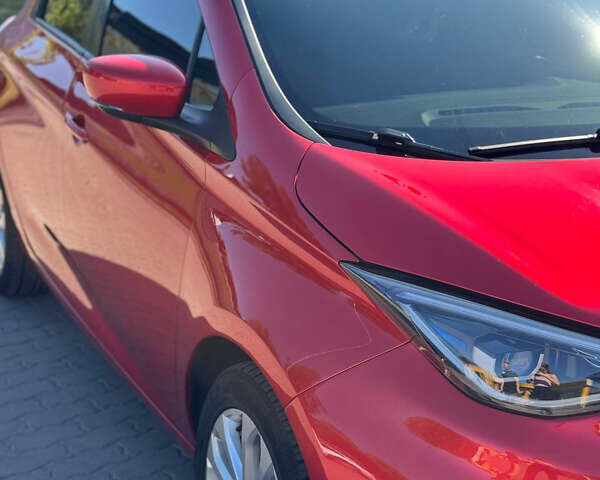 Красный Рено Зое, объемом двигателя 0 л и пробегом 65 тыс. км за 12500 $, фото 8 на Automoto.ua