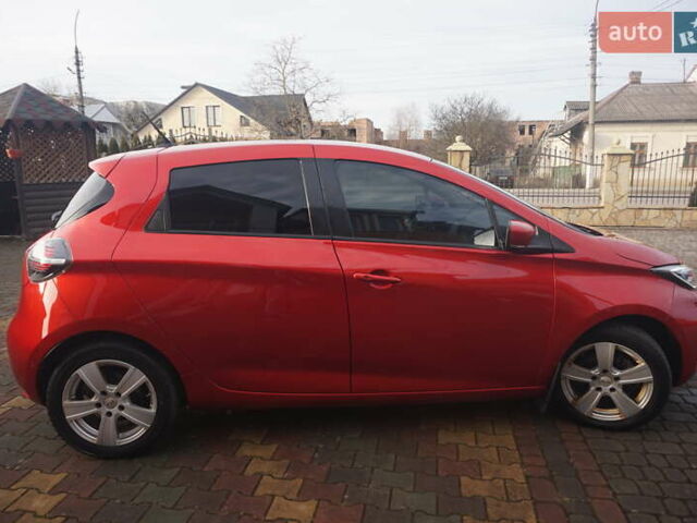 Красный Рено Зое, объемом двигателя 0 л и пробегом 137 тыс. км за 12500 $, фото 15 на Automoto.ua