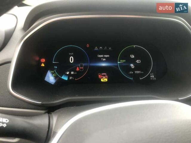 Красный Рено Зое, объемом двигателя 0 л и пробегом 17 тыс. км за 13200 $, фото 9 на Automoto.ua
