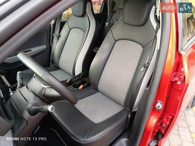 Красный Рено Зое, объемом двигателя 0 л и пробегом 21 тыс. км за 13999 $, фото 30 на Automoto.ua