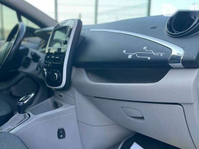 Рено Зое, об'ємом двигуна 0 л та пробігом 58 тис. км за 11300 $, фото 12 на Automoto.ua