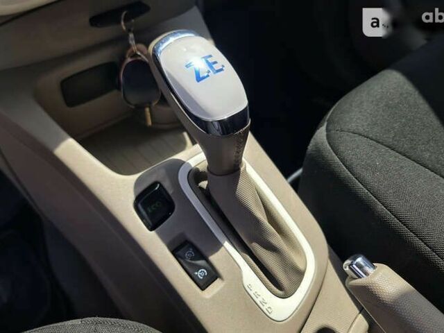 Рено Зое, об'ємом двигуна 0 л та пробігом 116 тис. км за 13499 $, фото 15 на Automoto.ua