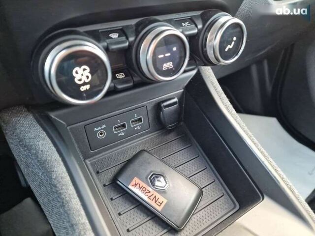 Рено Зое, объемом двигателя 4.25 л и пробегом 141 тыс. км за 11300 $, фото 25 на Automoto.ua
