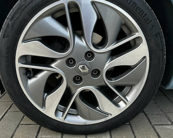 Рено Зое, объемом двигателя 0 л и пробегом 106 тыс. км за 7200 $, фото 9 на Automoto.ua