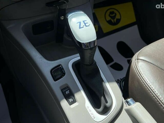 Рено Зое, объемом двигателя 0 л и пробегом 127 тыс. км за 6200 $, фото 16 на Automoto.ua