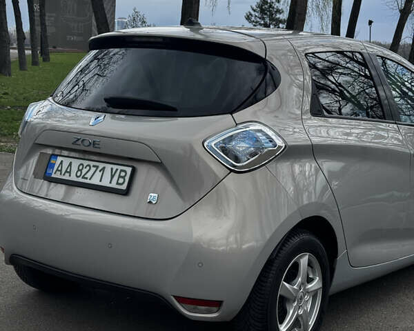 Рено Зое, объемом двигателя 0 л и пробегом 61 тыс. км за 7600 $, фото 12 на Automoto.ua