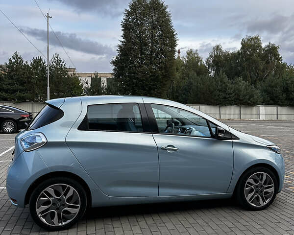 Рено Зое, объемом двигателя 0 л и пробегом 106 тыс. км за 7200 $, фото 3 на Automoto.ua